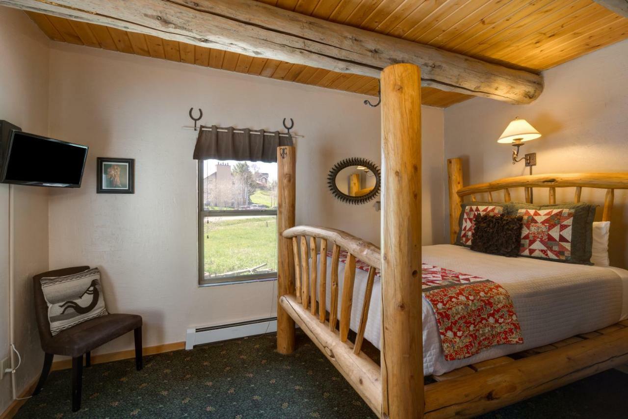 Mariposa Lodge Bed And Breakfast Стимбот Спрингс Экстерьер фото